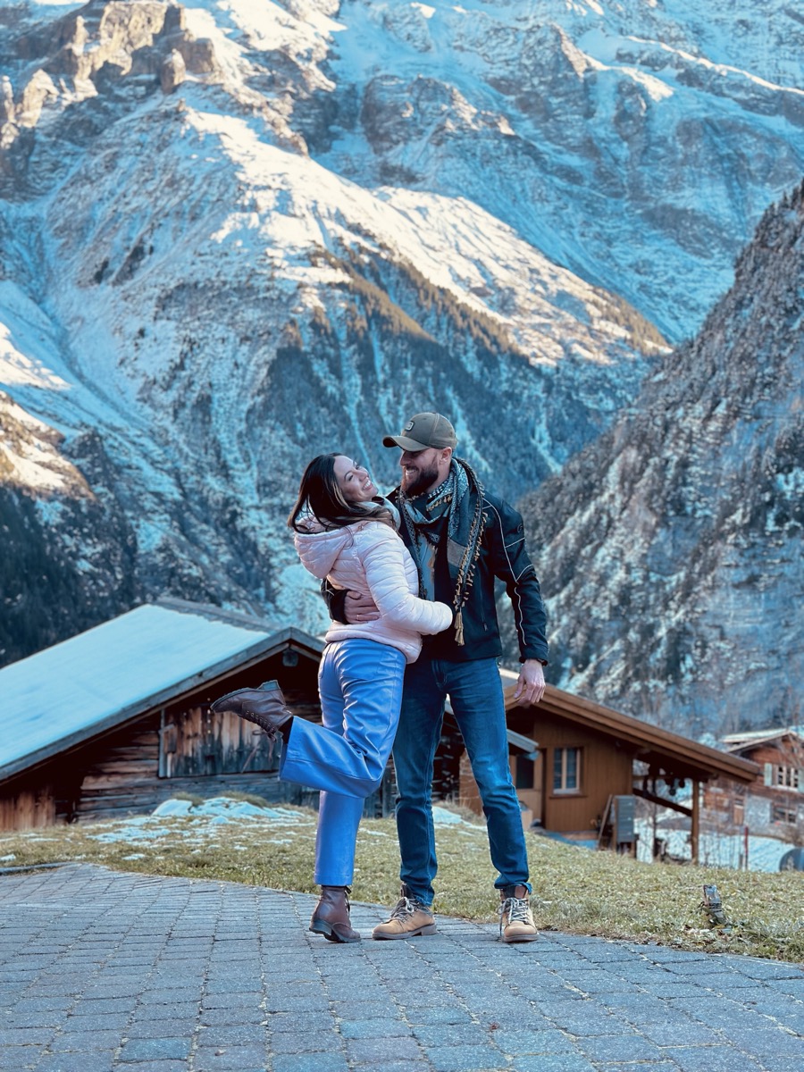 Dra. Paula Rosa e o marido Rafael nos Alpes nevados
